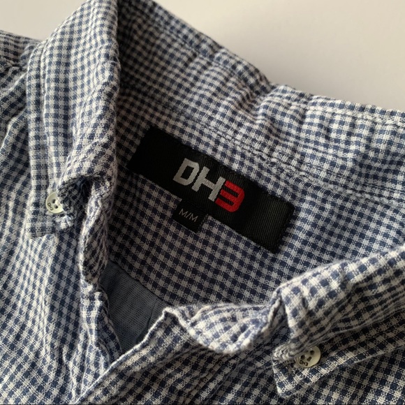 🤍2/$20 *Like New* DH3 Short Sleeve Button Up - Picture 2 of 3